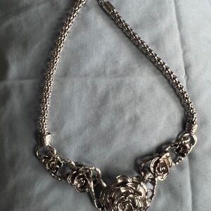 Elegant Silver Floral Necklace
